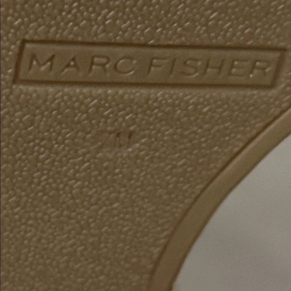 New never worn Marc Fisher Metallic gold Espadrille Wedges. Size7